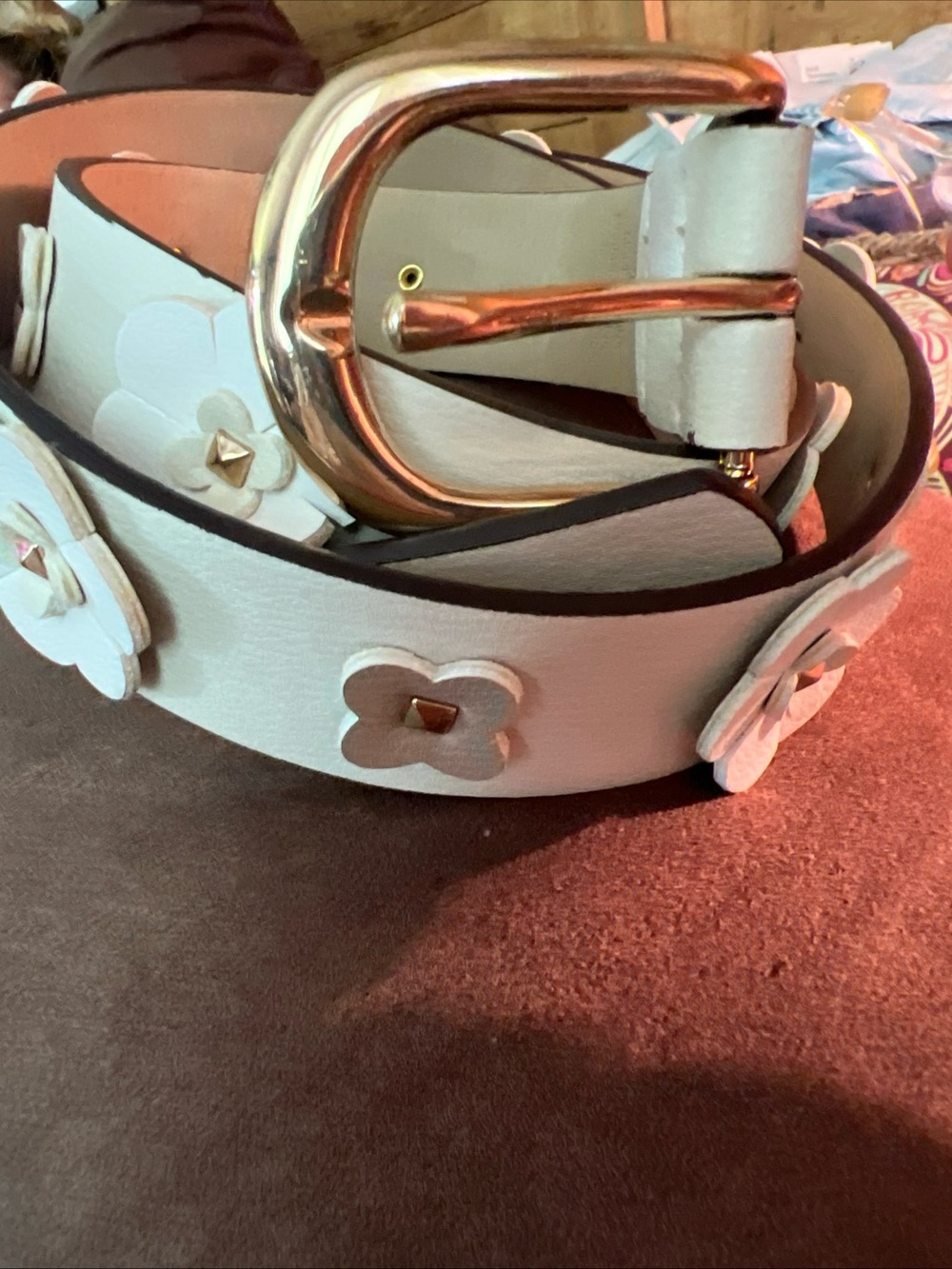 Women’s Belt‎ White Tan Floral Faux Leather 46” Classy Contemporary Stylish